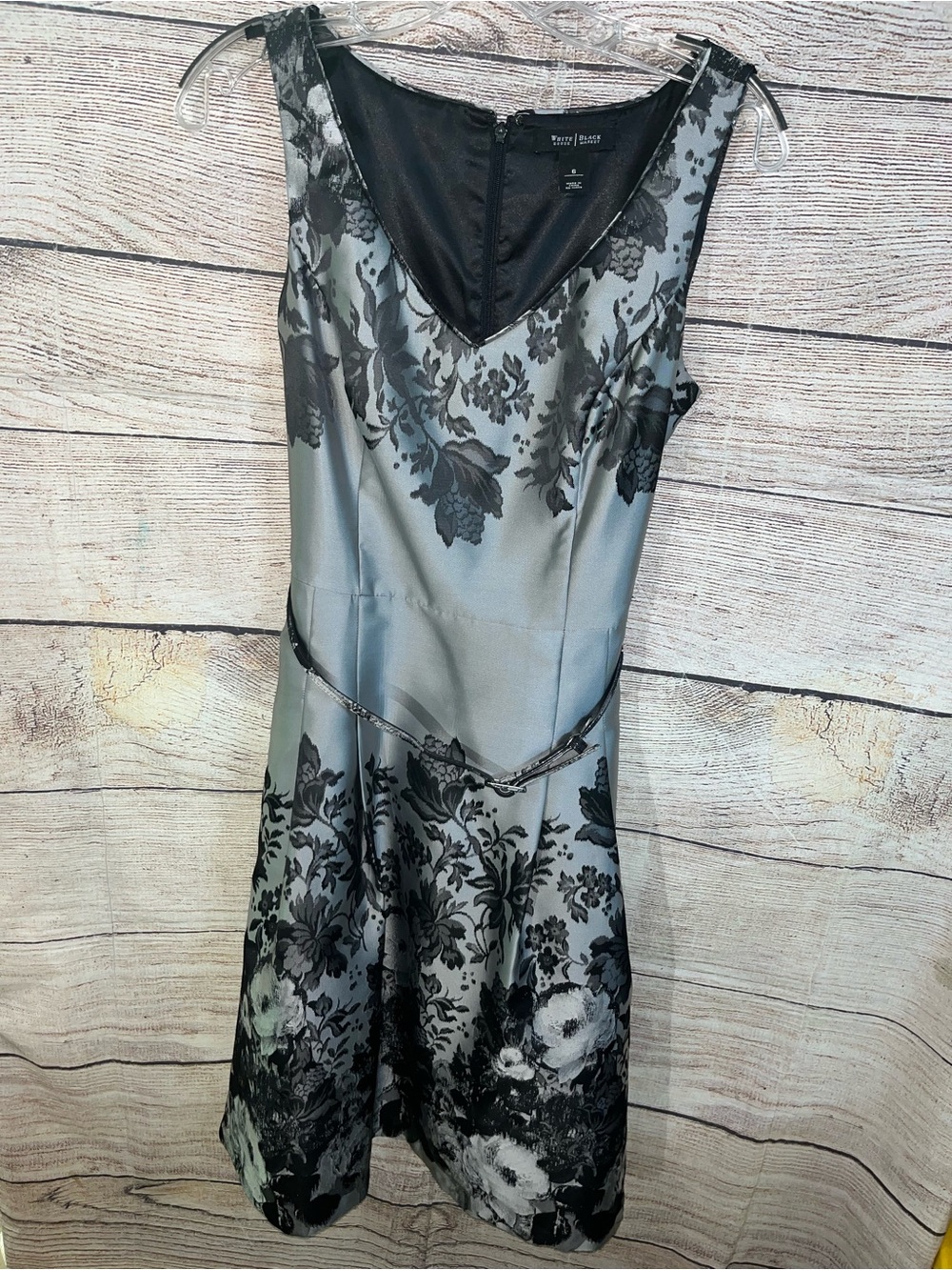 😍 White House Black Market Black and Silver Floral Midi Dress size 6